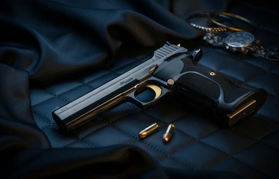 A precious 9mm pistol: the SIG Sauer P210 Midnight with 5