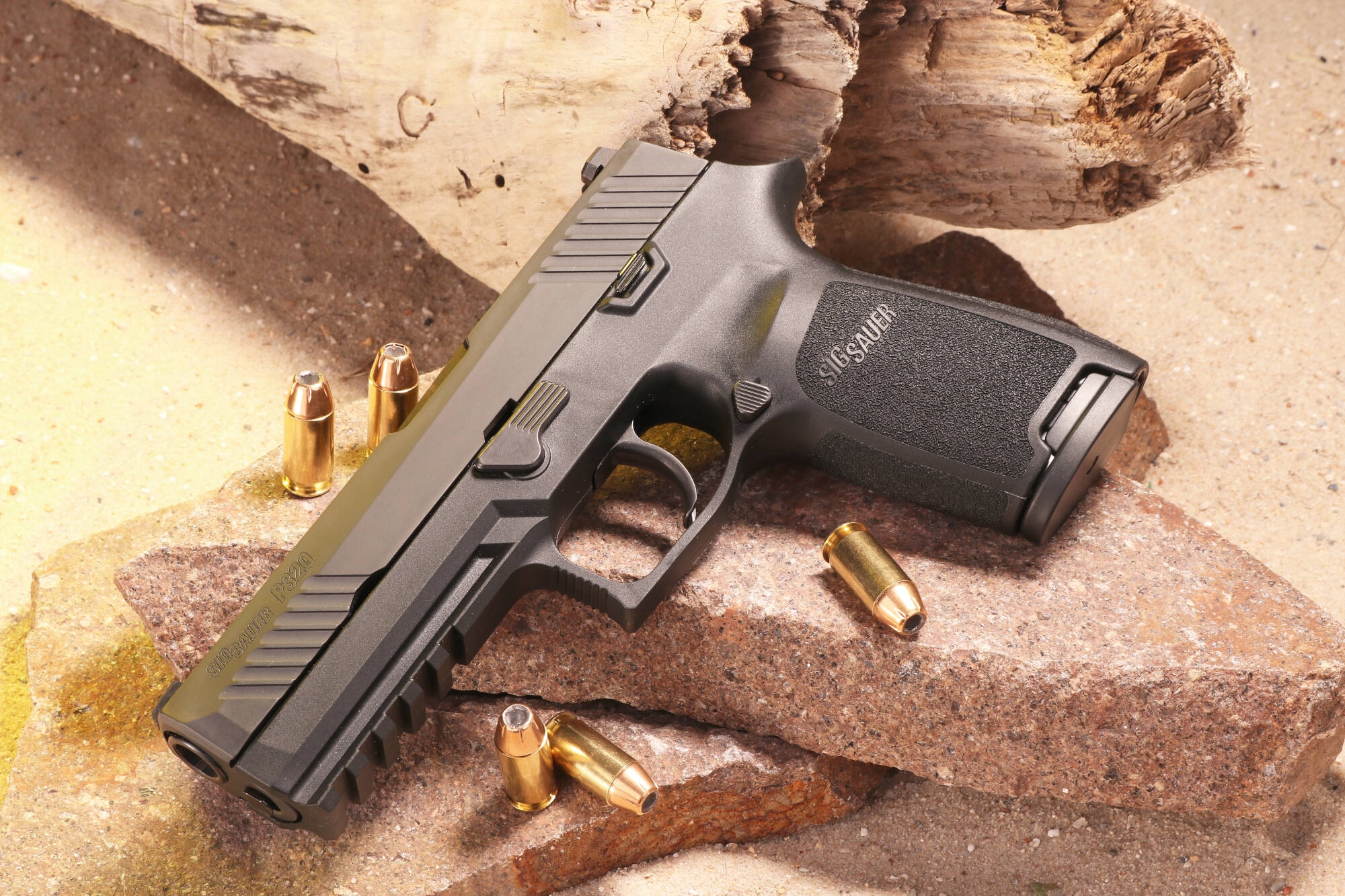 Test: SIG Sauer P320 in .45 ACP - The SIG Sauer service pistol in