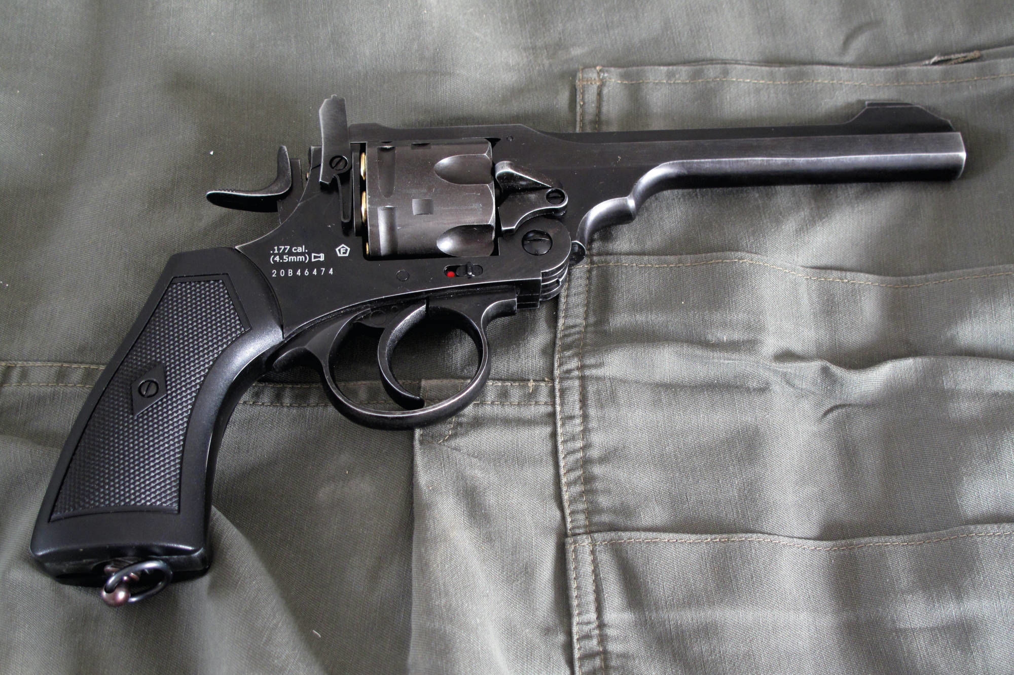 Revolver Webley MKVI Airsoft calibre 6mm 1,4 joules CO2